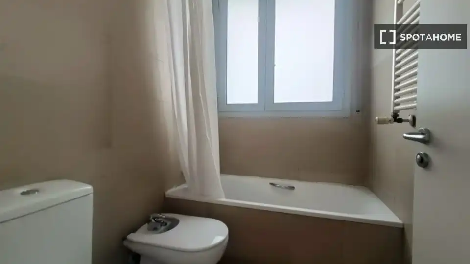 Wohnung zur Miete in El Camp de l'Arpa del Clot