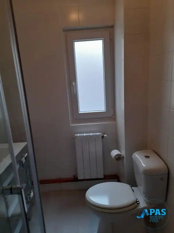 Bathroom of Flat for rent in Santander  with Heating and Furnished