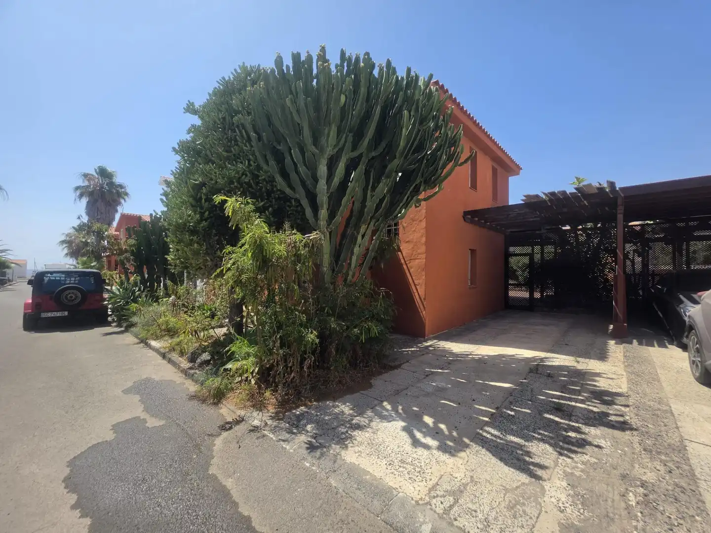 Vista exterior de Casa o xalet en venda en La Oliva amb Jardí privat