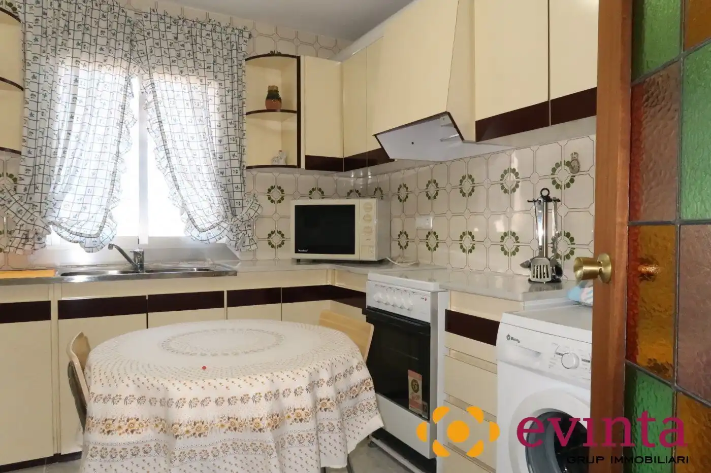 Cocina de Casa o chalet en venta en Vallirana con Calefacción, Jardín privado y Trastero