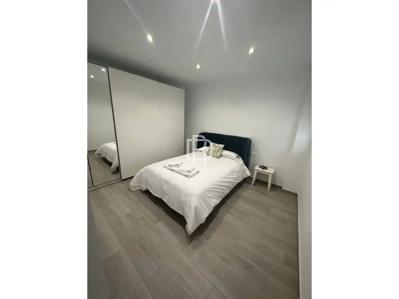 Schlafzimmer von Dachboden zum Verkauf in Santa Cruz de Tenerife mit Heizung, Parkett und Möbliert