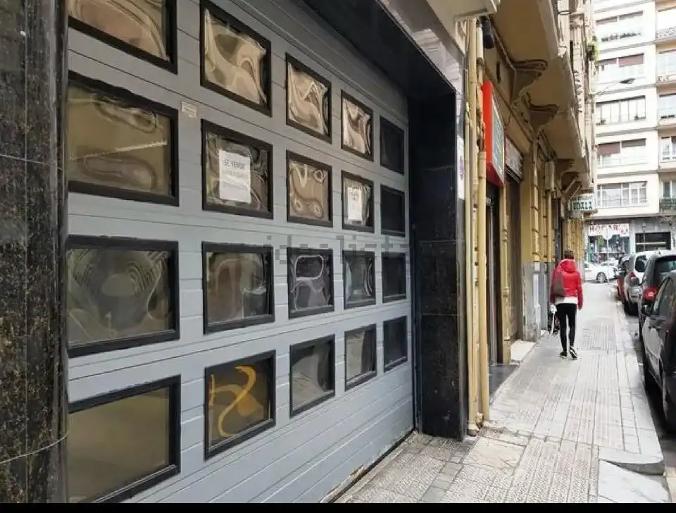 Außenansicht von Garage zum Verkauf in Bilbao 