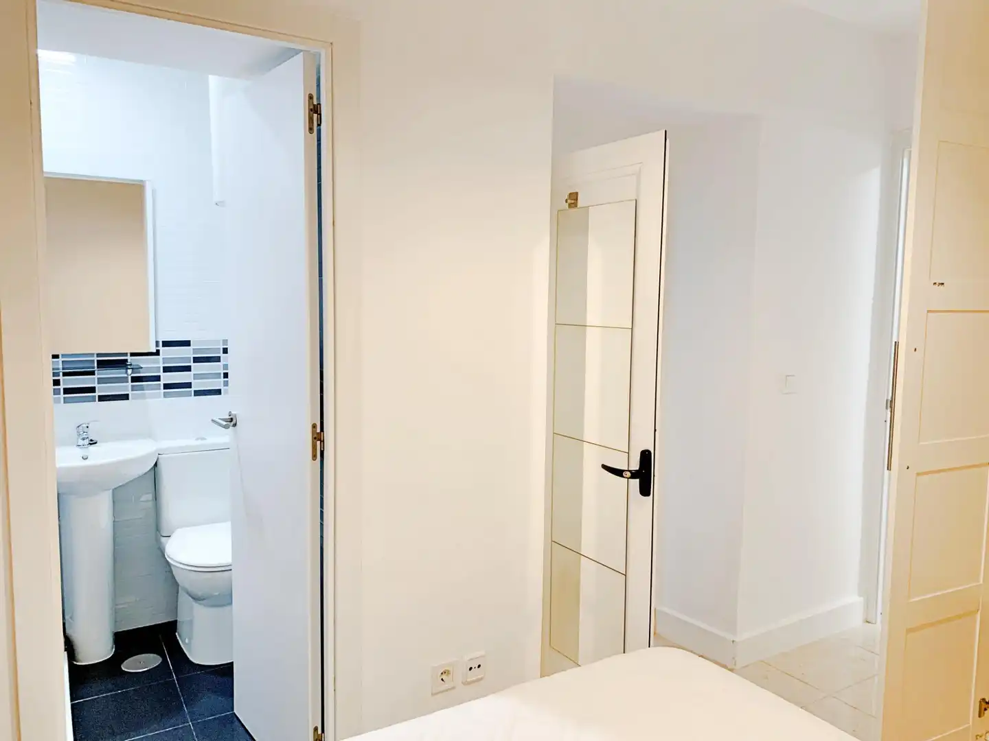 Baño de Piso en venta en Madrid con Calefacción, Terraza y Amueblado