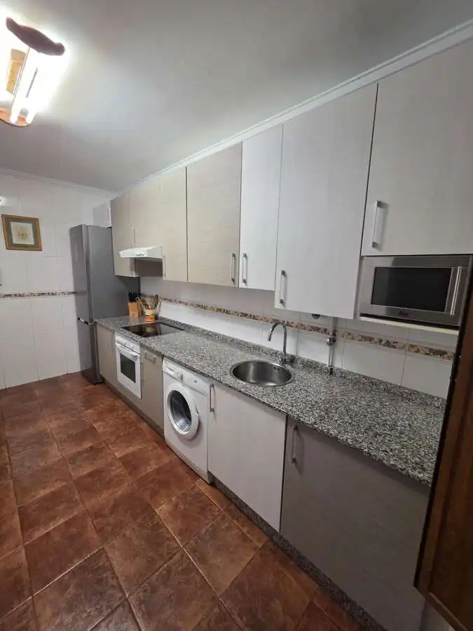 Cuina de Pis en venda en Avilés amb Calefacció i Traster