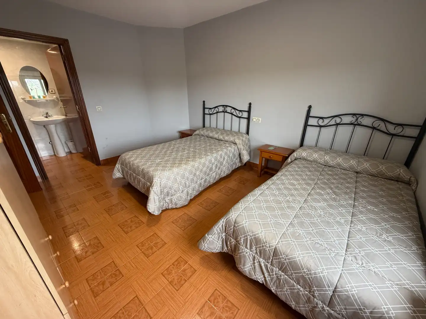 Dormitori de Edifici en venda en Siero amb Alarma