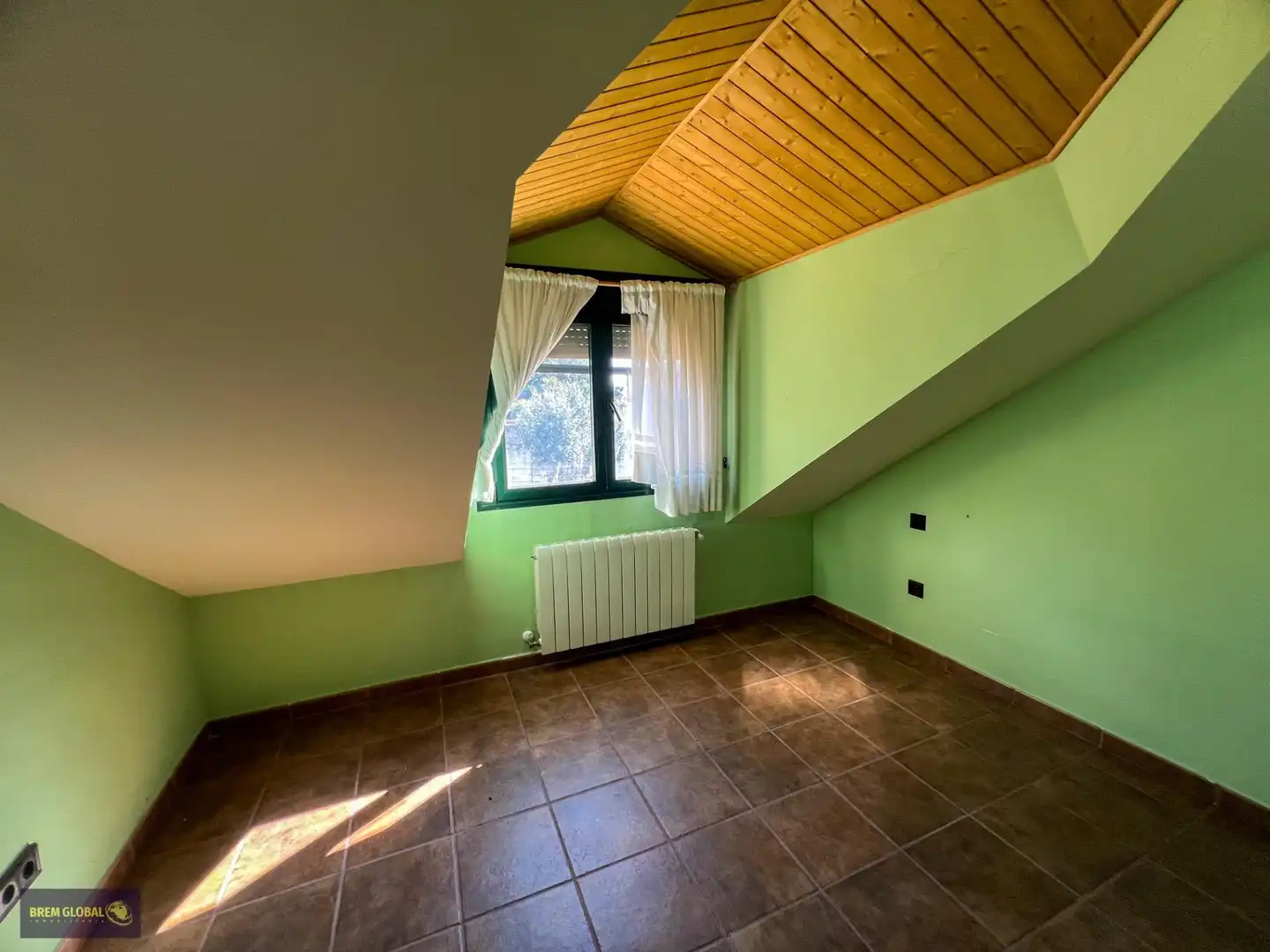 Houses for sale in Navalafuente  with Heating, Private garden and Storage room