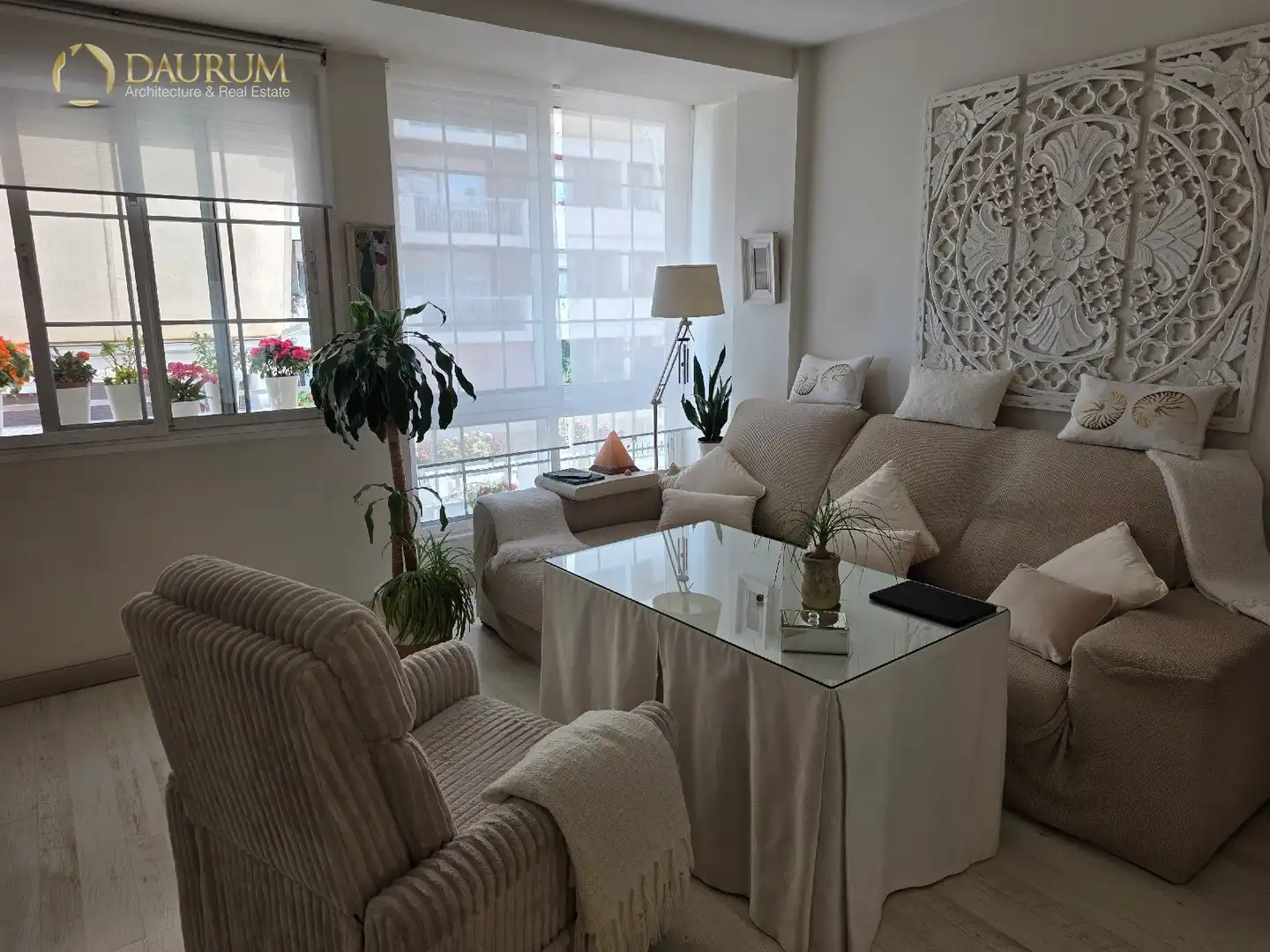 Living room of Flat for sale in Sevilla  with Air Conditioner, Heating and Terrace