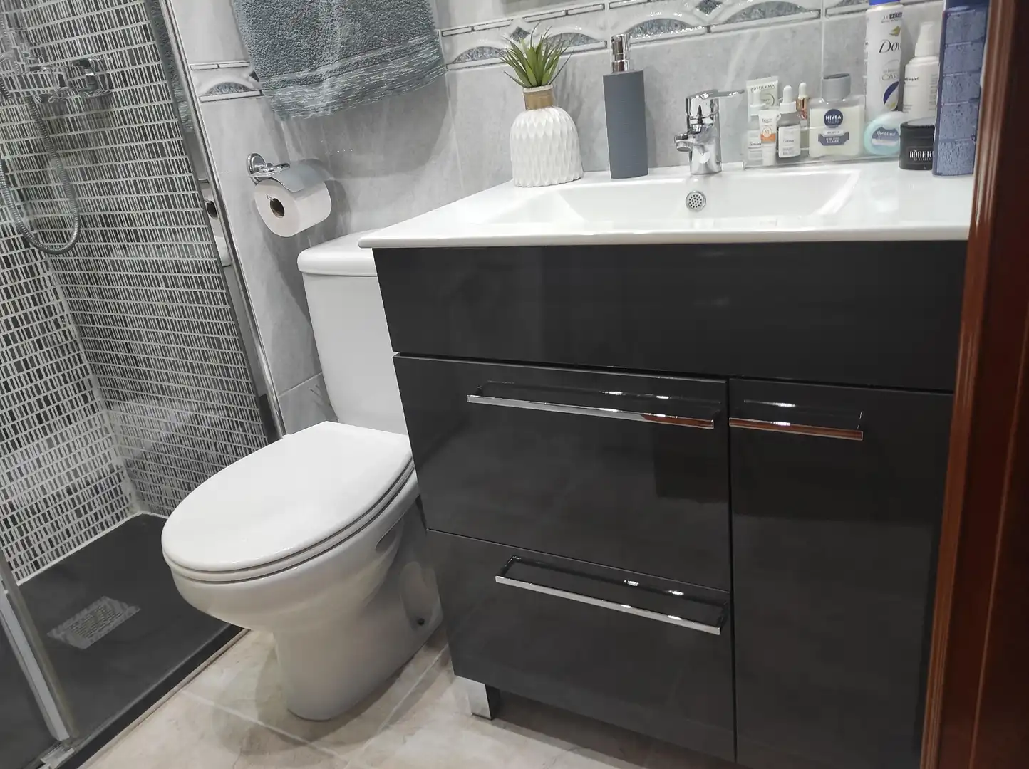 Bathroom of Flat for sale in Sant Just Desvern  with Air Conditioner, Heating and Balcony
