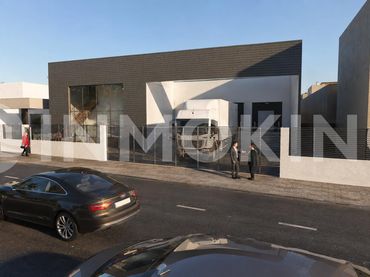 Industrial building to rent in C. Canal de Crespo,