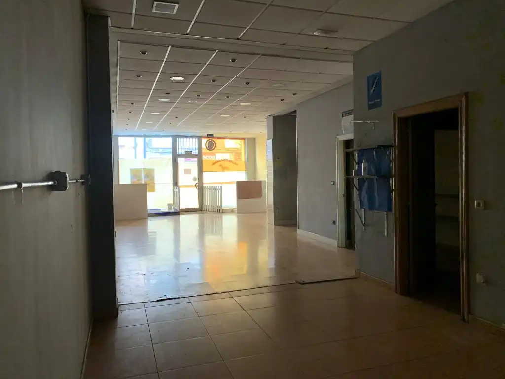 Local comercial en venda a Avenida Schulz, imagen 9