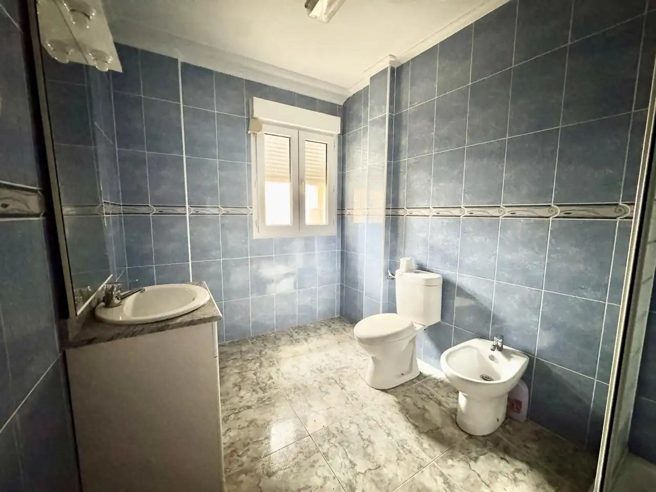 Bany de Edifici en venda en Candeleda