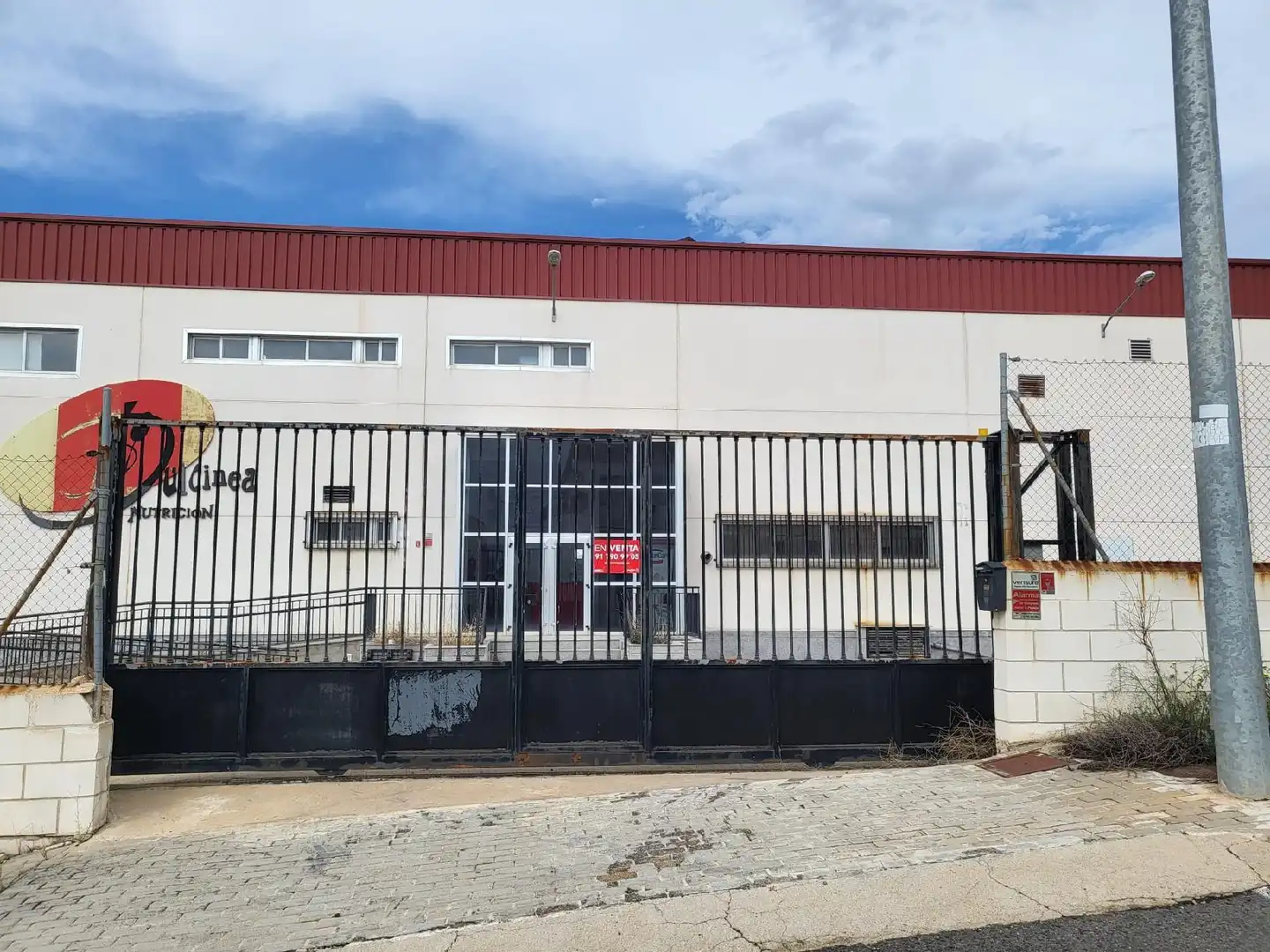 Vista exterior de Nau industrial en venda en Puertollano