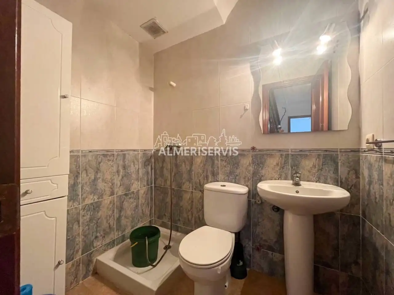 Bany de Casa o xalet en venda en Roquetas de Mar amb Aire condicionat i Moblat