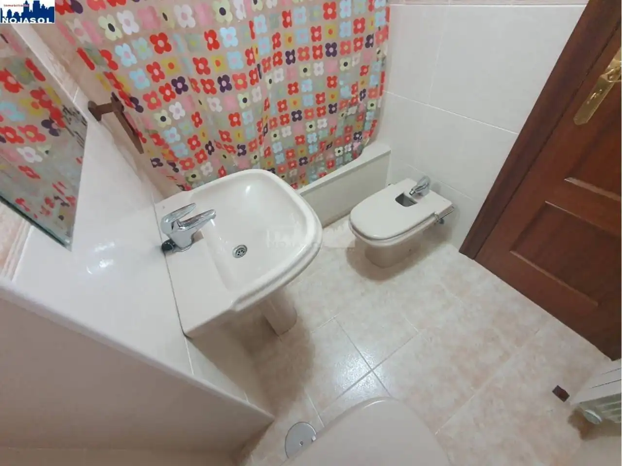 Bany de Àtic de lloguer en Noja amb Calefacció, Terrassa i Moblat
