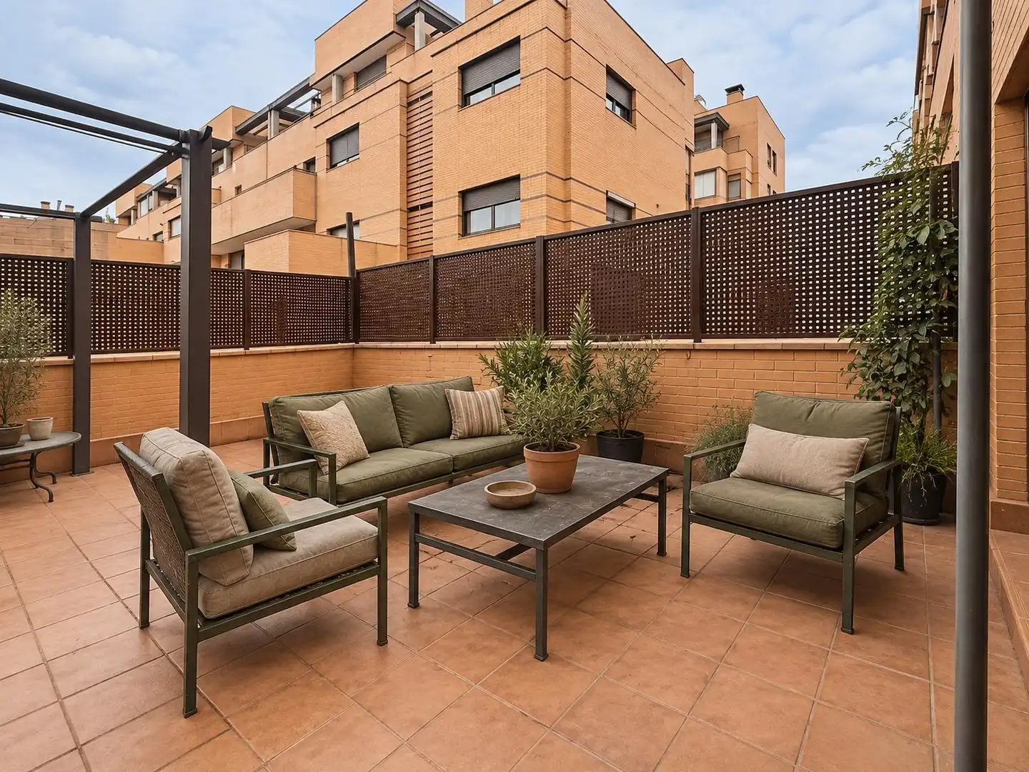 Terrasse von Erdgeschoss zum Verkauf in Yebes mit Klimaanlage, Alarm und Gemeinschaftspool
