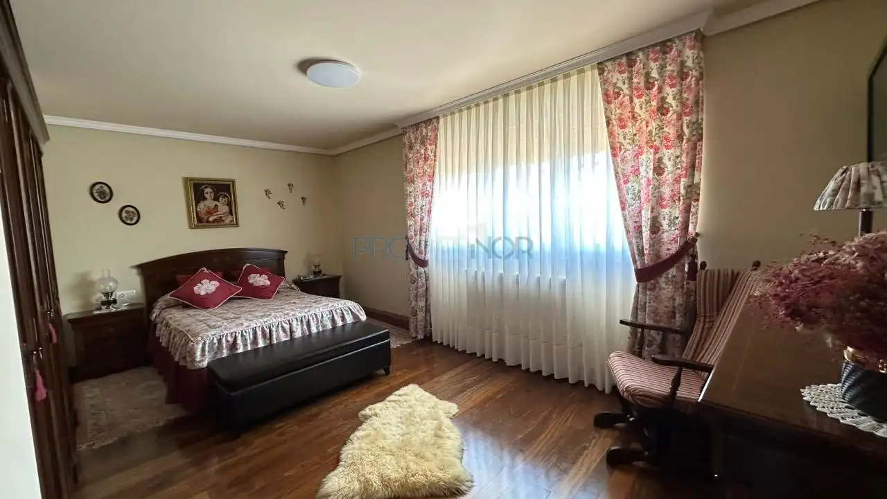 Habitación de Casa o chalet en venta en Sariegos con Calefacción, Jardín privado y Terraza