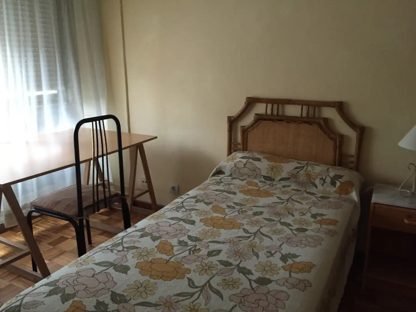 Habitación de Piso de alquiler en Santiago de Compostela  con Amueblado