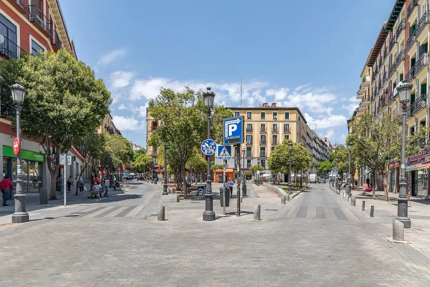 Exterior view of Apartments for sale in Madrid  with Air Conditioner and Furnished