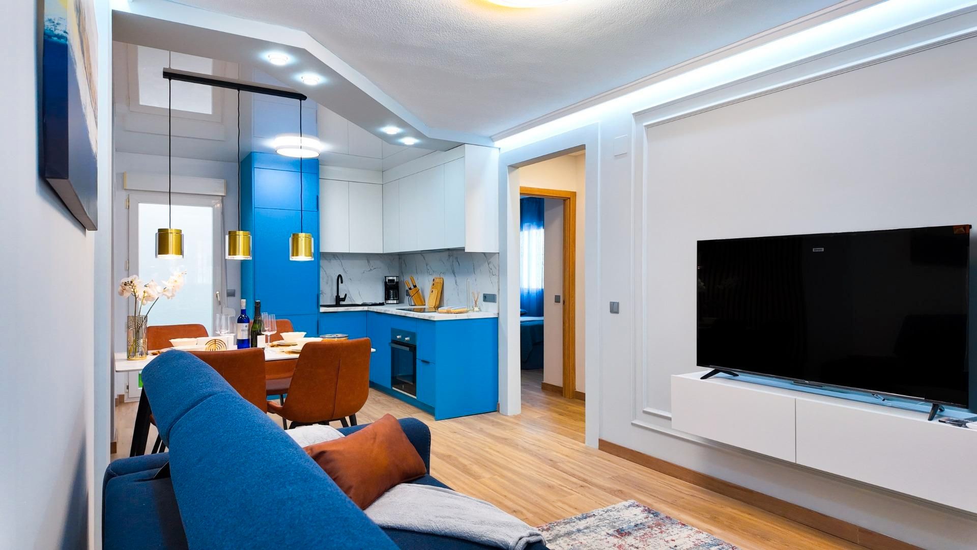 Sala d'estar de Casa o xalet en venda en Torrevieja amb Aire condicionat, Jardí privat i Parquet