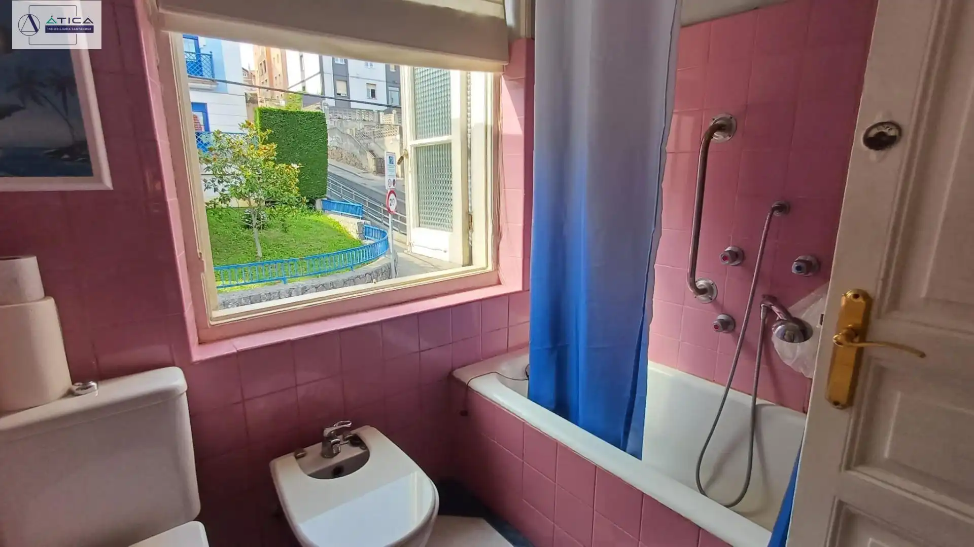 Houses for sale in Calle Antonio Mendoza, Numancia - San Fernando