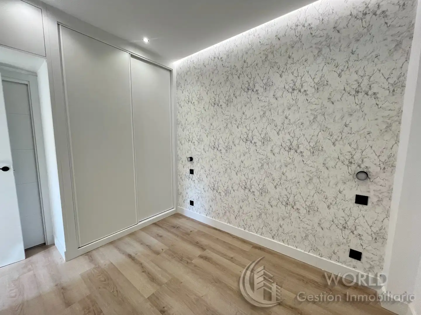 Wohnung zum Verkauf in Madrid mit Klimaanlage, Heizung und Möbliert