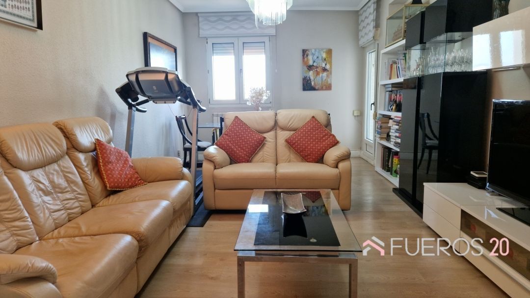 Living room of Flat for sale in Barakaldo   with Heating, Storage room and Balcony