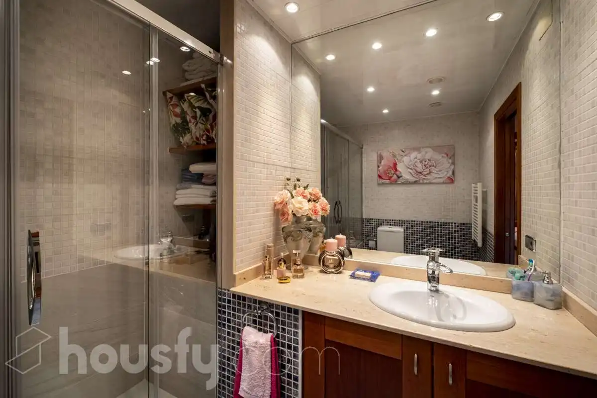 Baño de Casa o chalet en venta en Barcelona con Aire acondicionado, Terraza y Trastero