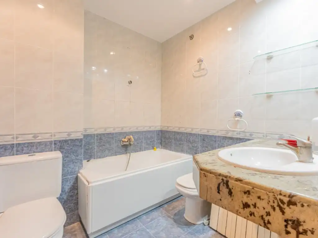 Bathroom of Flat for sale in Sant Boi de Llobregat