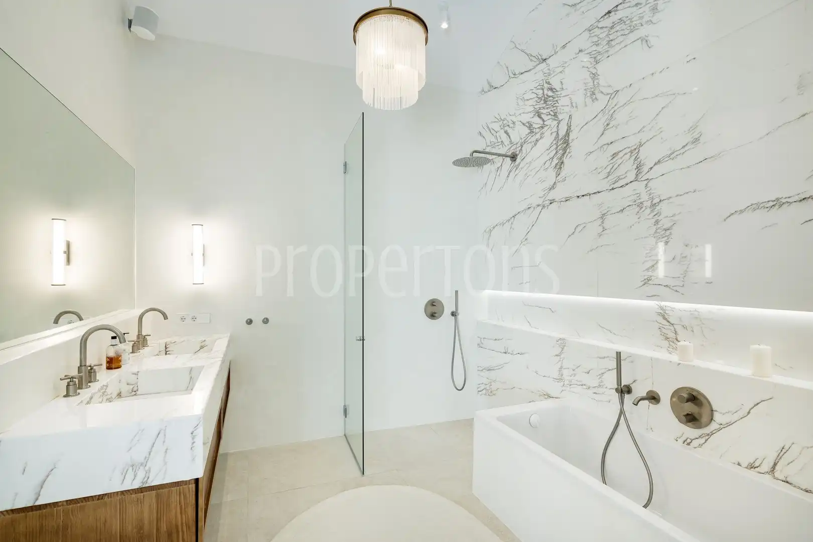 Bathroom of Flat for sale in Marbella