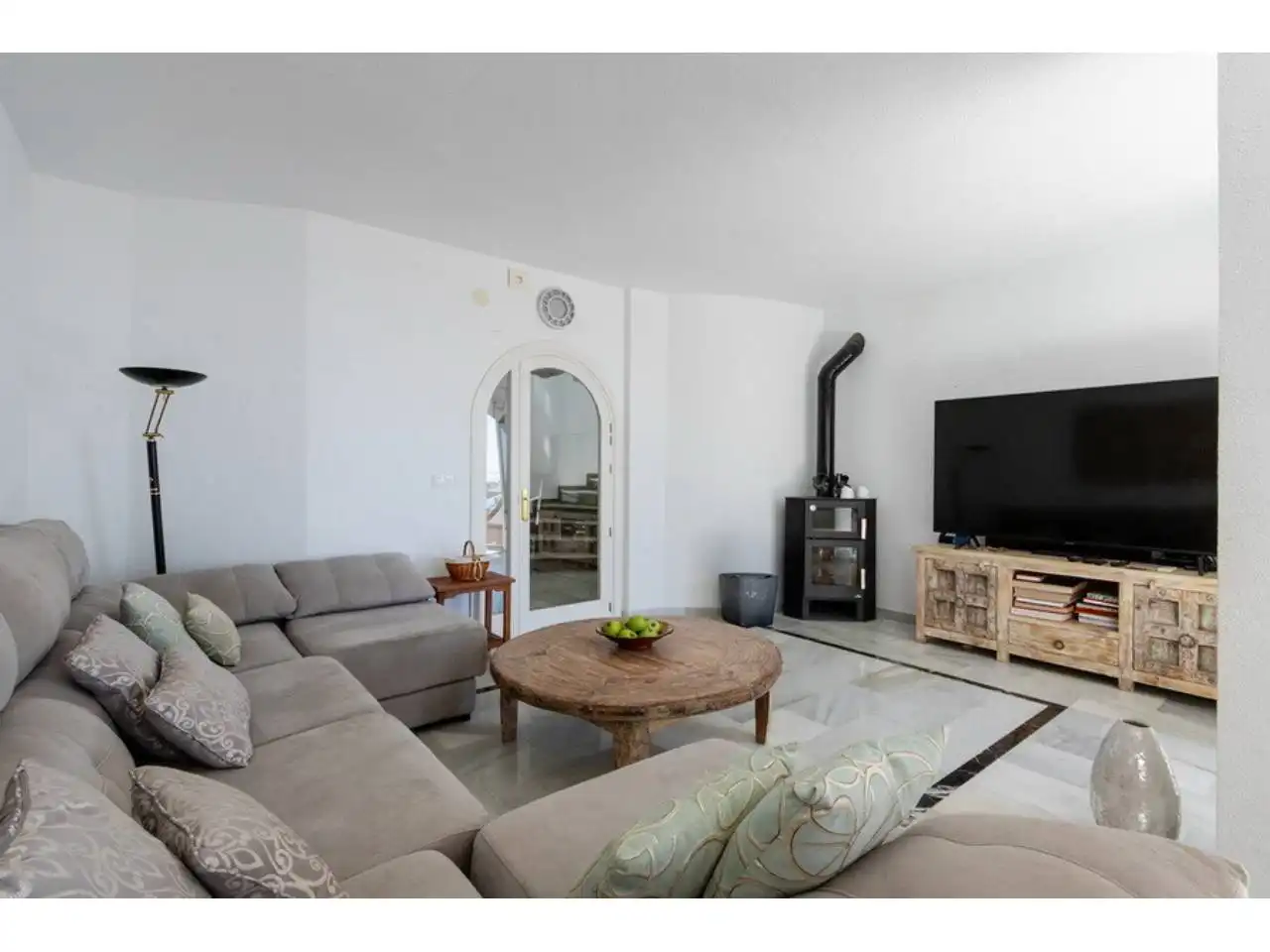 Living room of Houses for sale in Almuñécar  with Air Conditioner, Private garden and Terrace