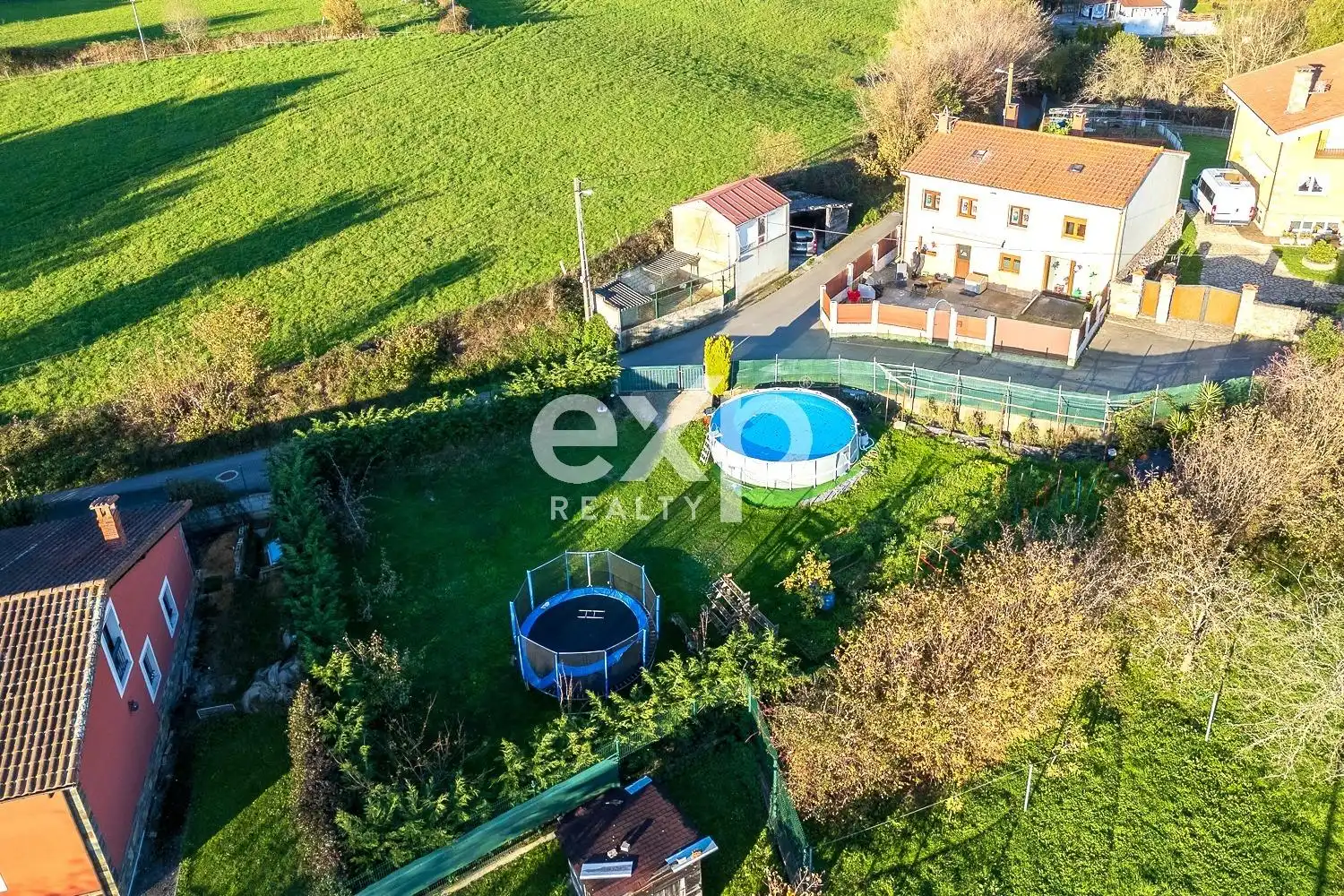 Detached house with pool for sale in Lugar PAÑEDA NUEVA 36
