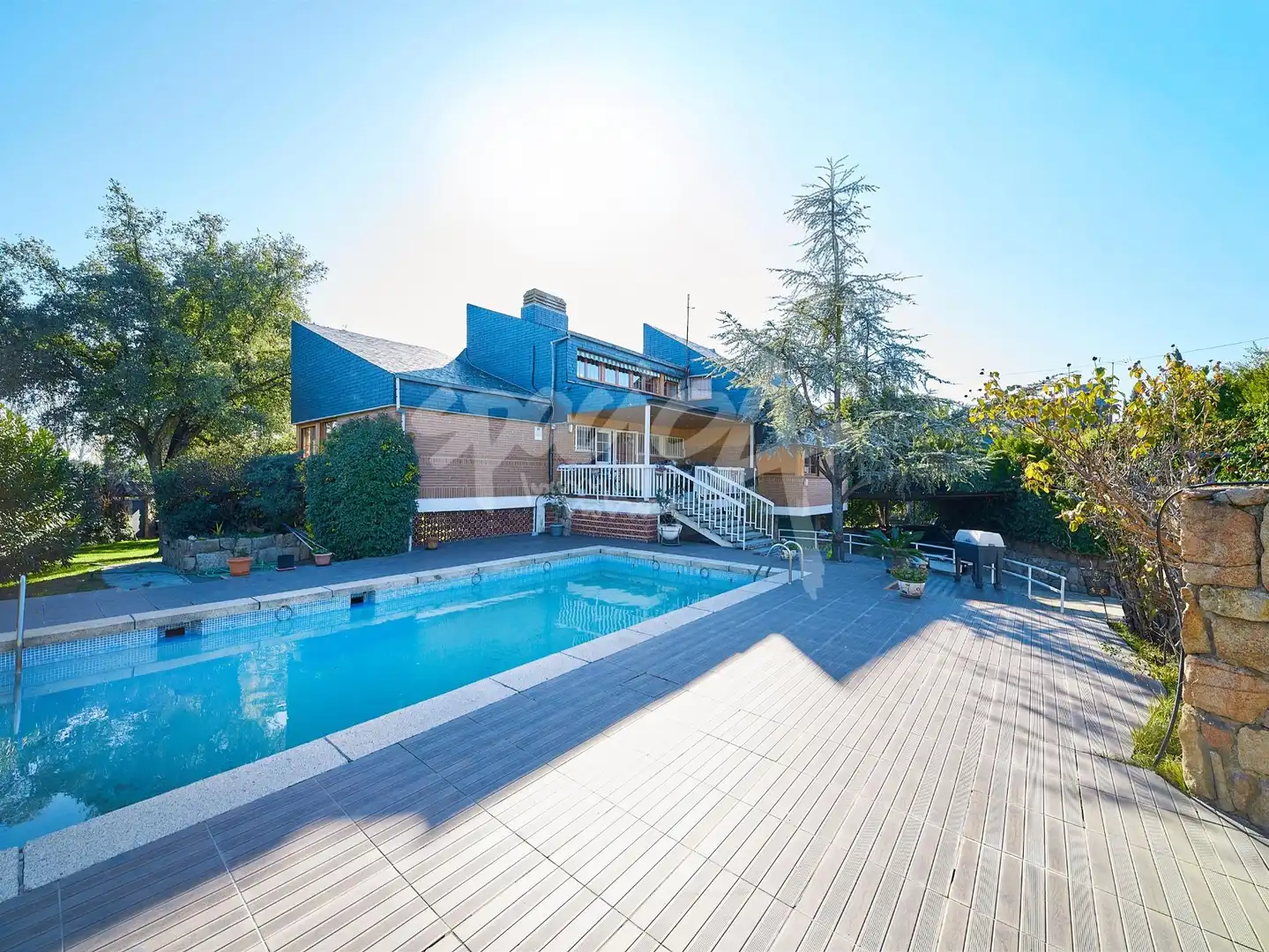 Swimming pool of Houses for sale in Las Rozas de Madrid  with Air Conditioner, Heating and Private garden
