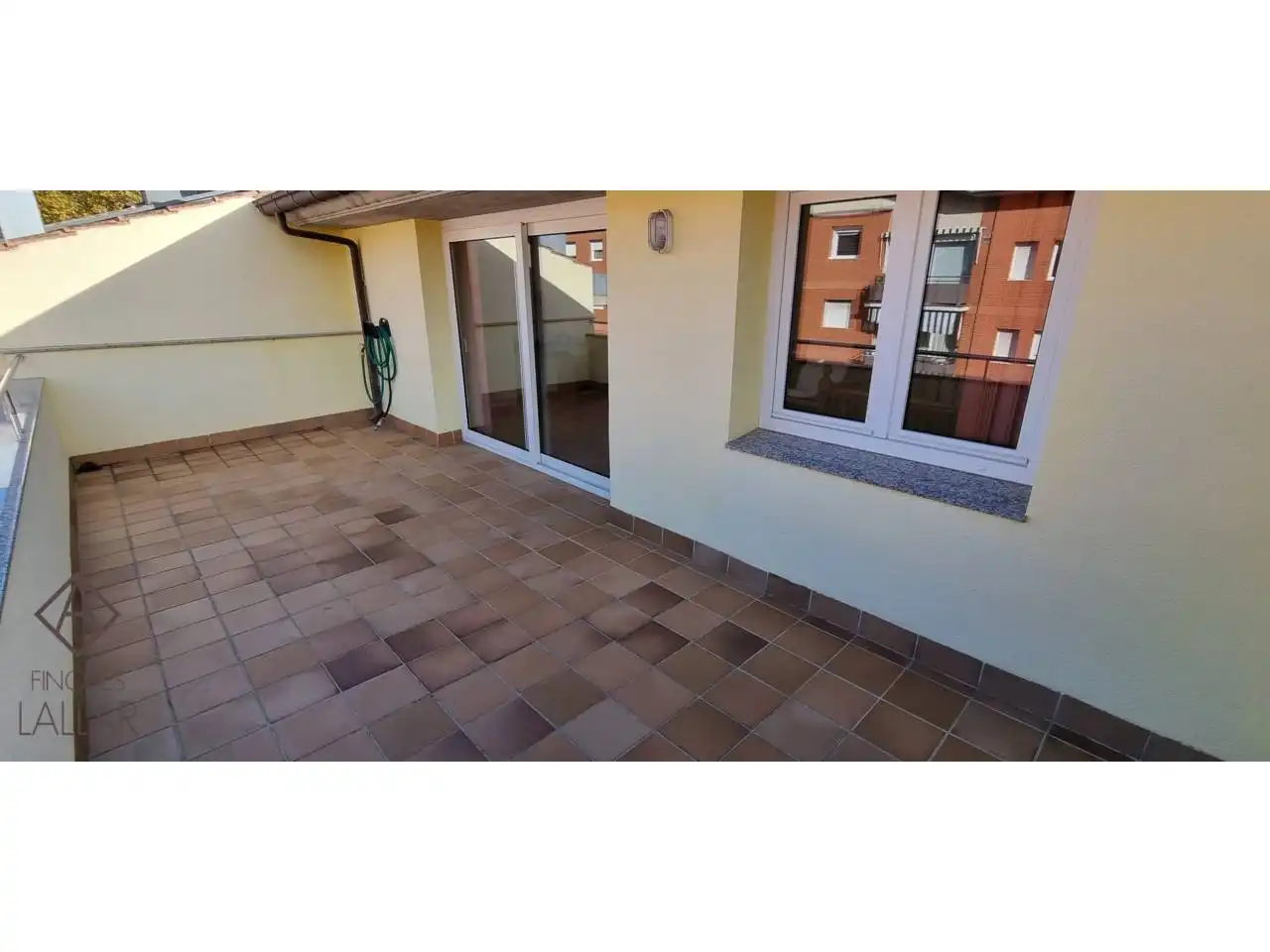 Terraza de Casa adosada en venta en Granollers con Calefacción, Jardín privado y Terraza