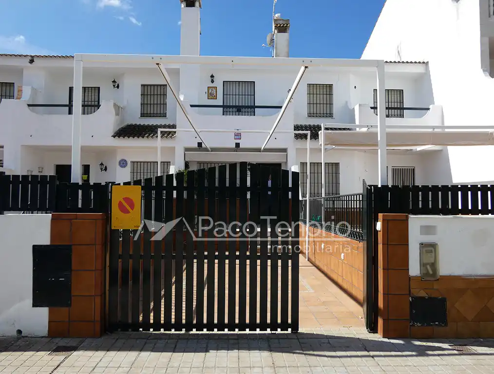 Adossat amb terrassa en venda a Calle Barlovento 49, imagen 2
