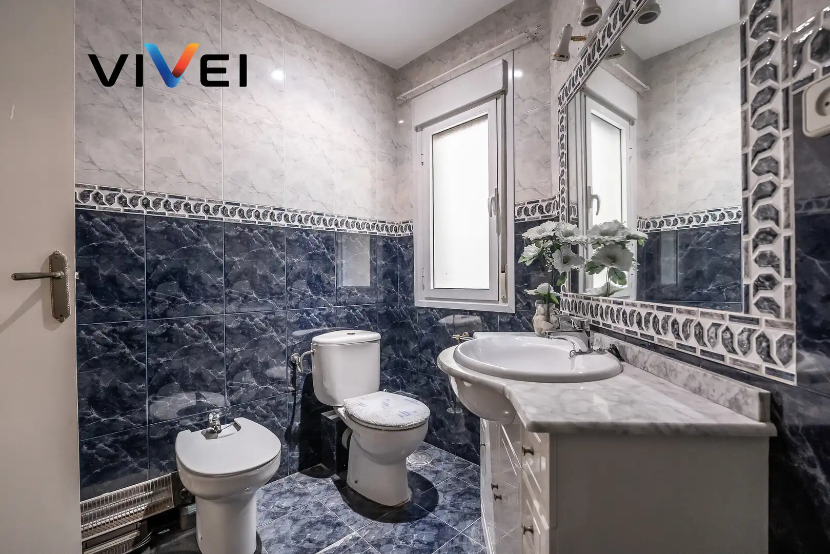 Bathroom of Flat for sale in Madrid  with Heating
