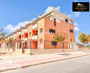 Vista exterior de Casa adosada en venda en El Puig de Santa Maria amb Terrassa i Balcó