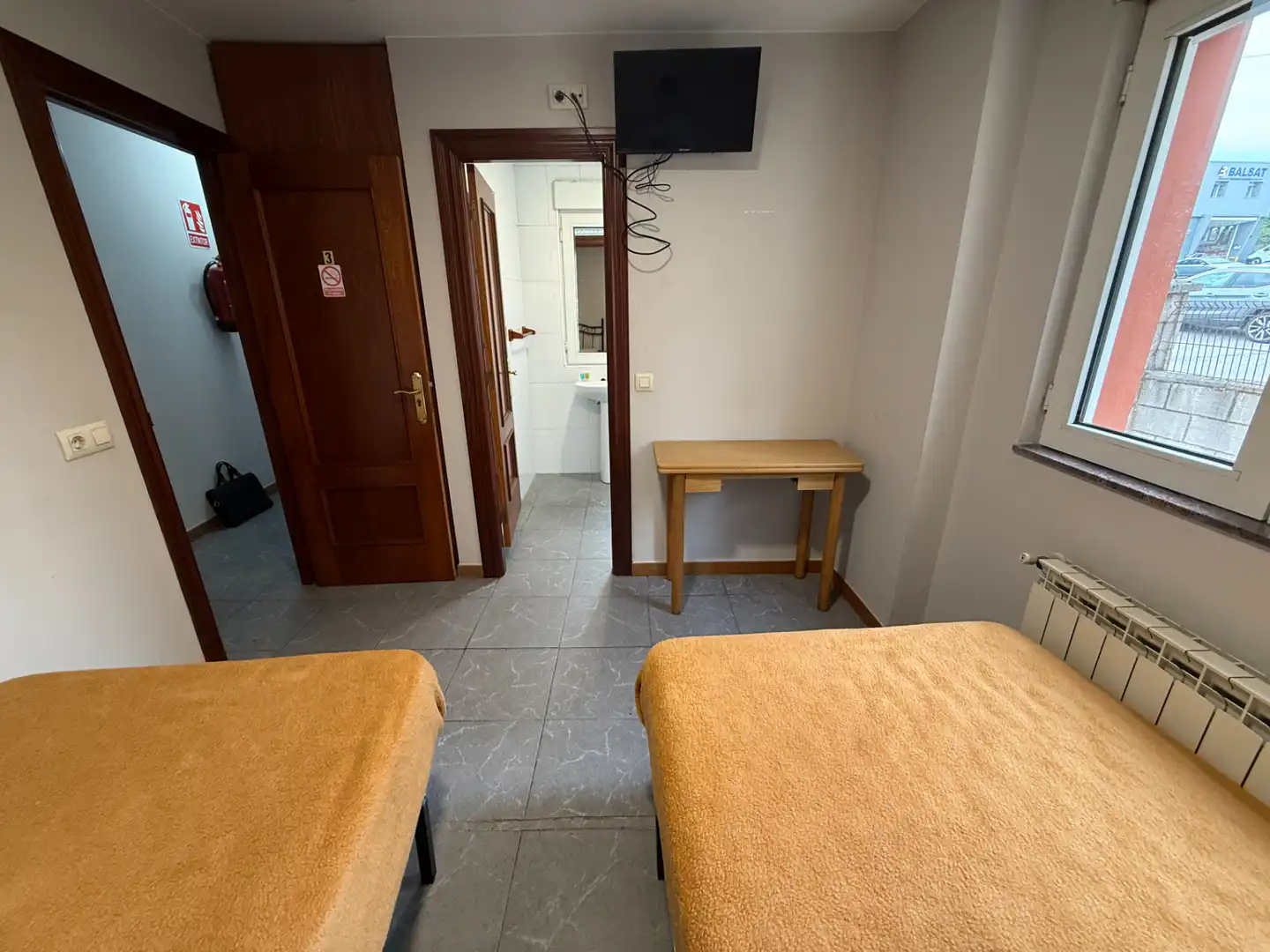 Dormitori de Edifici en venda en Siero amb Alarma