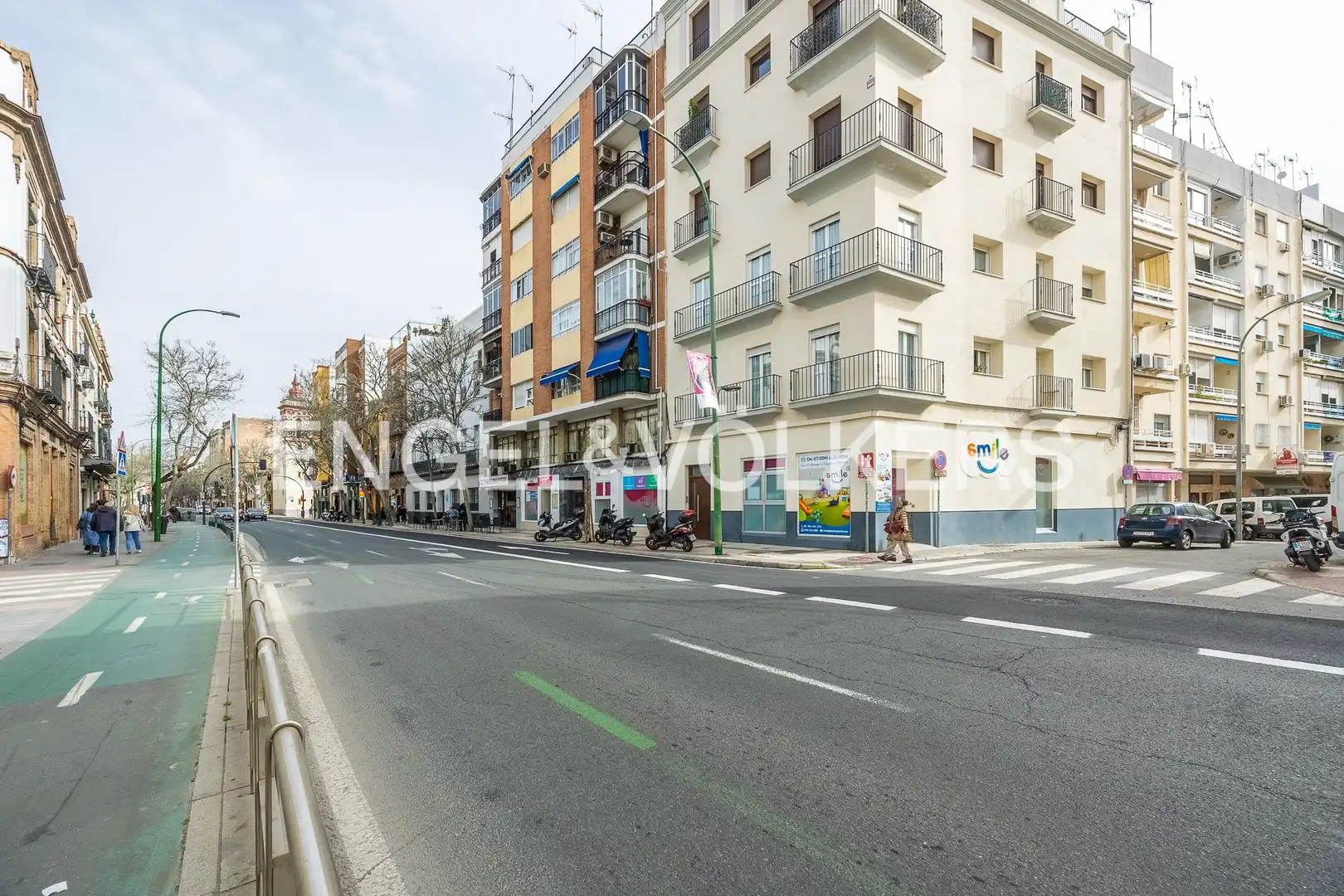 Vista exterior de Piso en venta en Sevilla con Calefacción