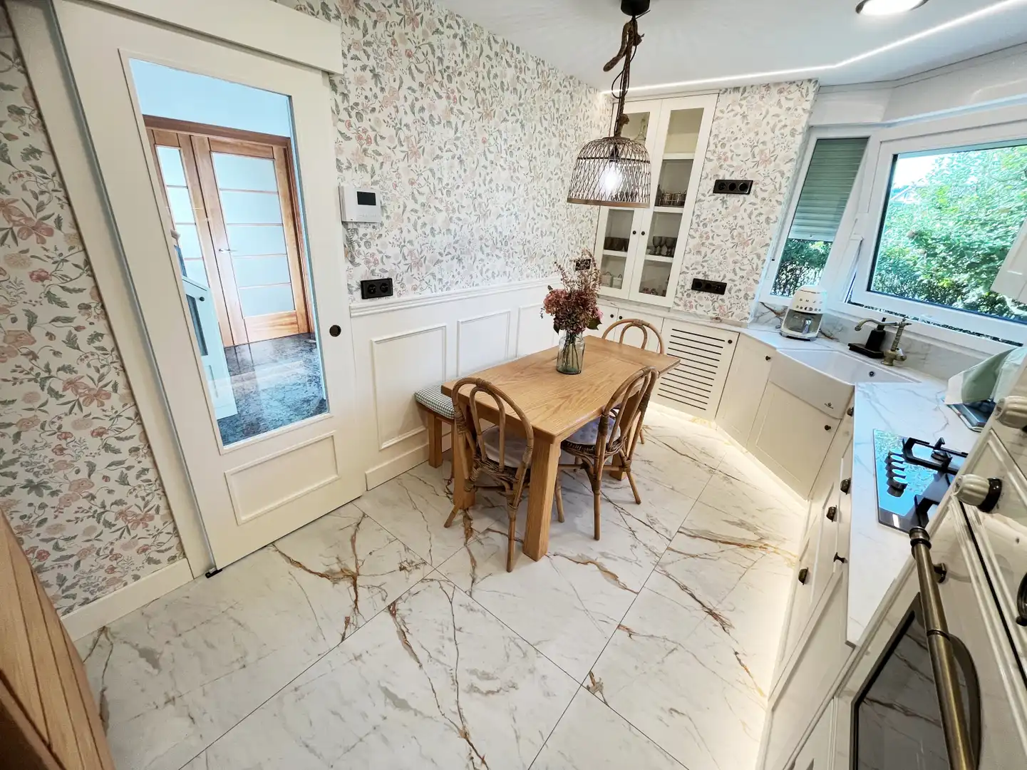 Cuina de Casa o xalet en venda en Corvera de Asturias amb Calefacció, Parquet i Terrassa