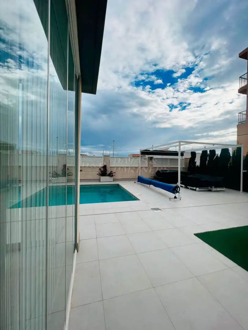 Casa amb terrassa en venda a alfredo nobel 147, imagen 18