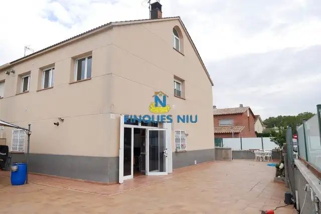 Exterior view of Houses for sale in Centre