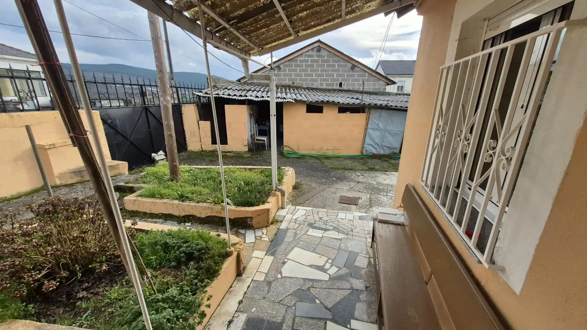 Vista exterior de Casa o chalet en venta en Fabero con Jardín privado y Balcón
