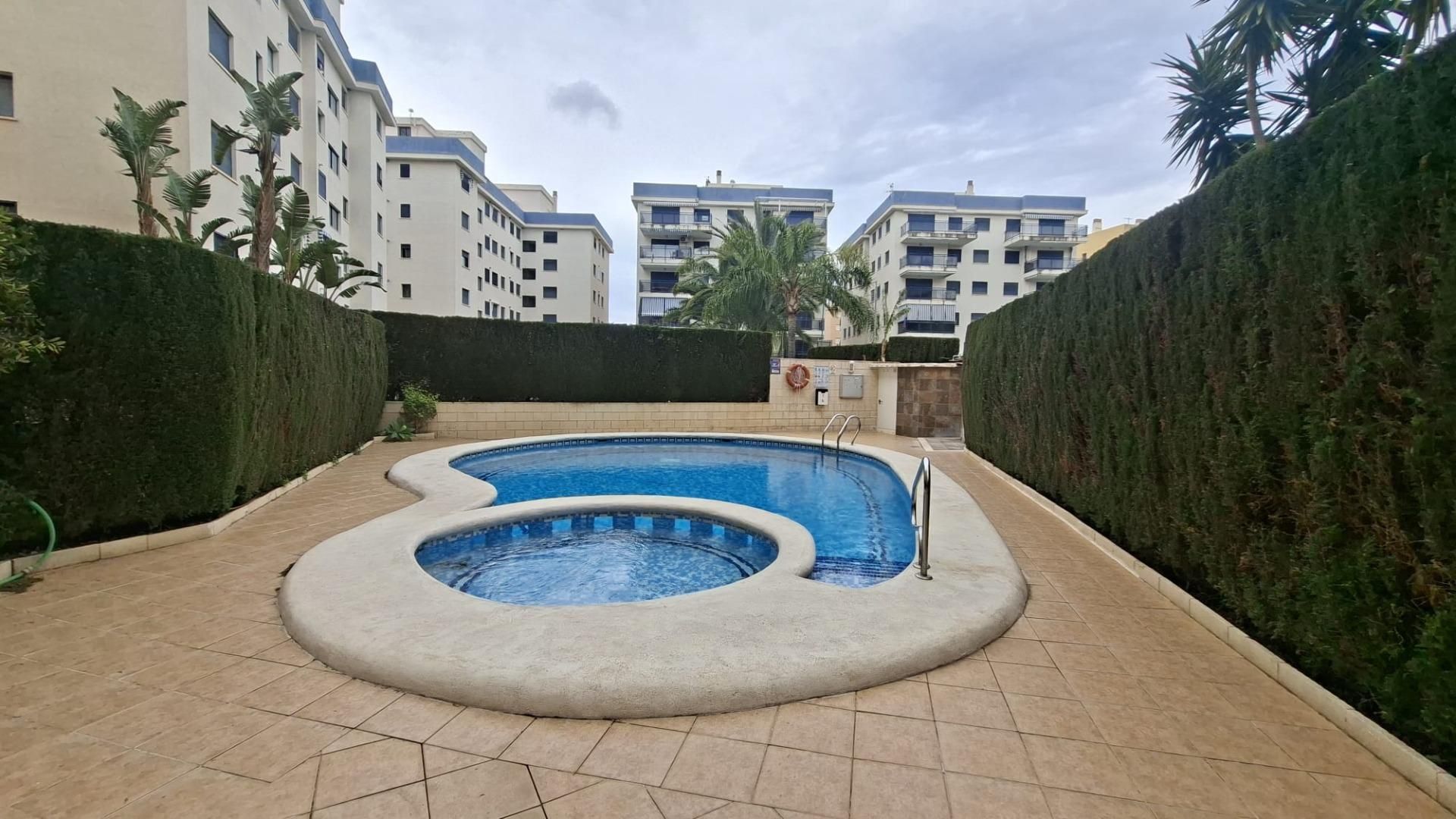Piscina de Apartamento en venta en Guardamar de la Safor con Terraza y Piscina comunitaria