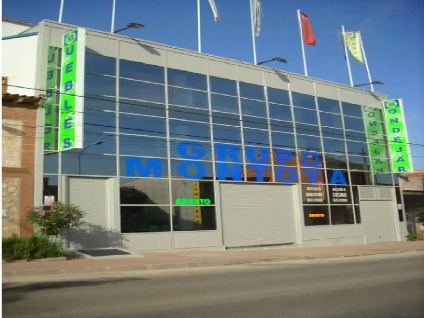 Vista exterior de Nave industrial en venta en Mondéjar