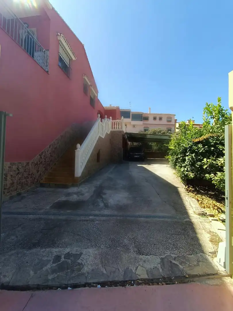 Parking de Casa o chalet en venta en Málaga con Aire acondicionado, Jardín privado y Terraza