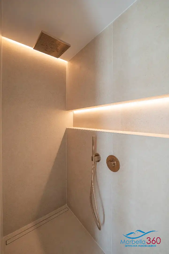 Baño de Casa o chalet en venta en Estepona con Aire acondicionado, Calefacción y Jardín privado