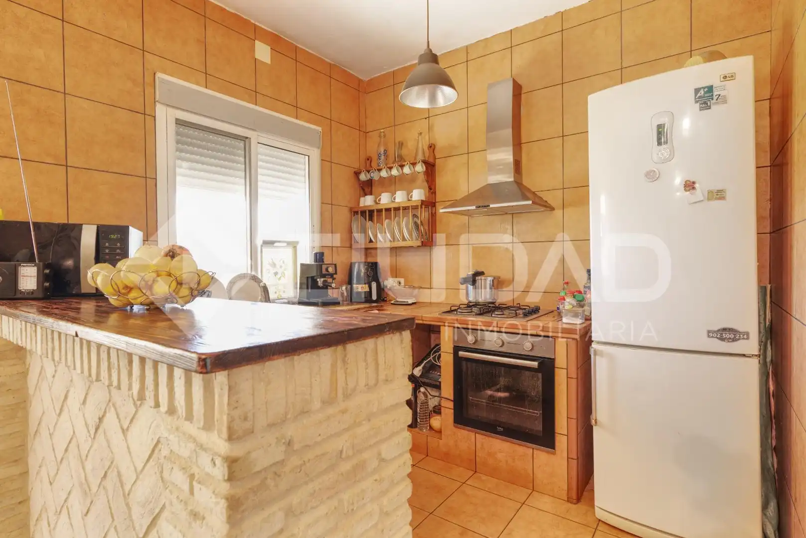 Küche von Haus oder Chalet zum Verkauf in La Puebla del Río mit Klimaanlage, Privatgarten und Terrasse