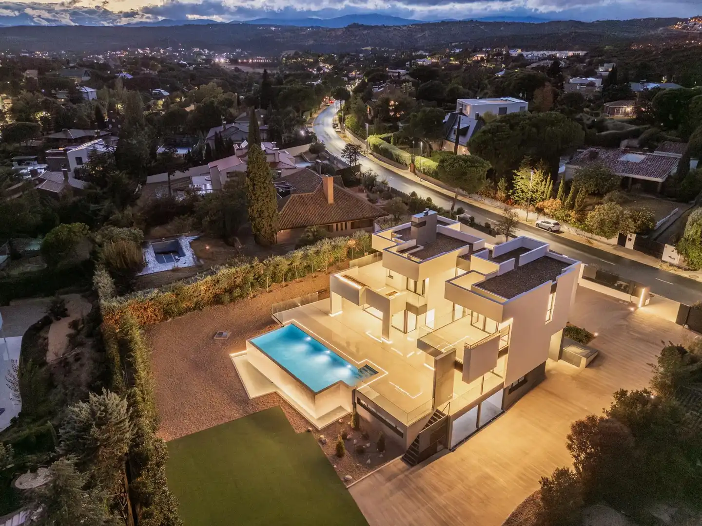 Vista exterior de Casa o xalet en venda en Las Rozas de Madrid amb Calefacció, Jardí privat i Terrassa