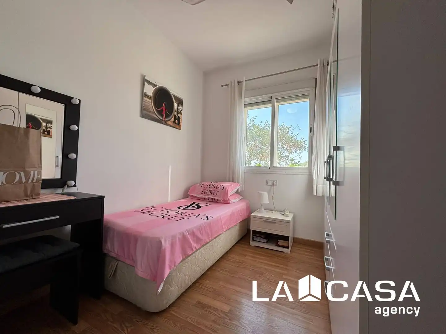 Habitación de Piso en venta en Dos Hermanas con Terraza y Piscina