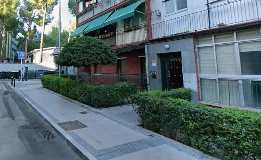 Pis en venda a Calle Aguilafuente 3